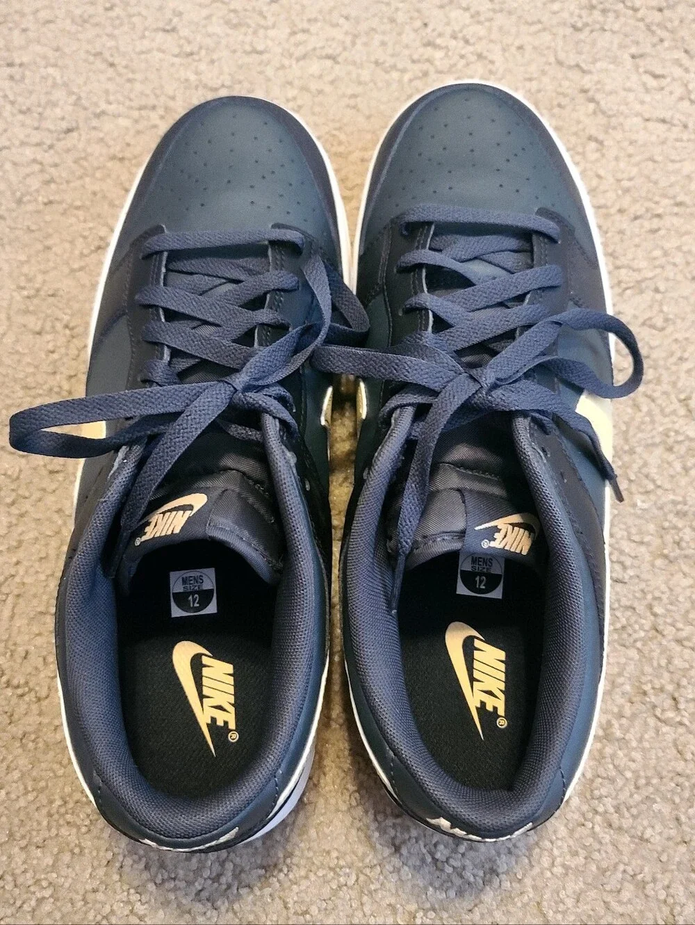 Nike black low